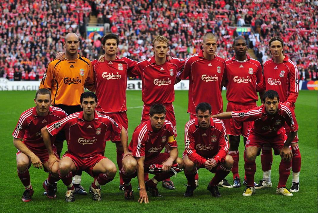 违反规则了，一支球队不能使用两名守门员（一支球队不得同时使用两名门将）