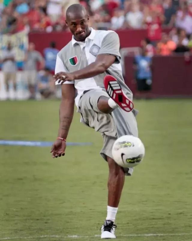 西甲前瞻：被巴萨反超后皇马必须获胜，赫罗纳历史对阵4连败（西甲前瞻：皇马被巴萨反超急需三分，赫罗纳交锋史四连败）