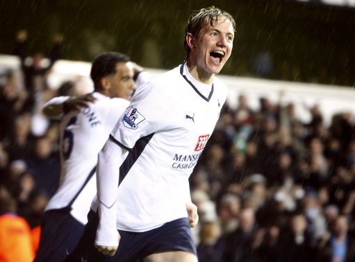 泰山近10个联赛主场保持不败，超越2023赛季的连续9场不败（泰山联赛主场10场不败，超越2023赛季9场纪录）