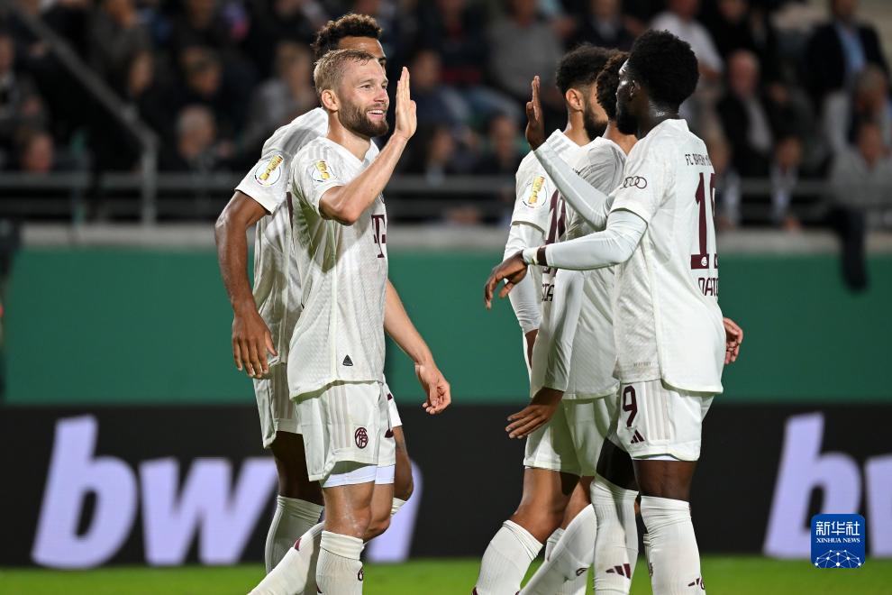 龙赛罗：四支西甲球队本轮欧冠表现糟糕，我们只顾着自视甚高（龙赛罗：本轮欧冠西甲四队集体低迷，我们却沉溺于自我优越感）