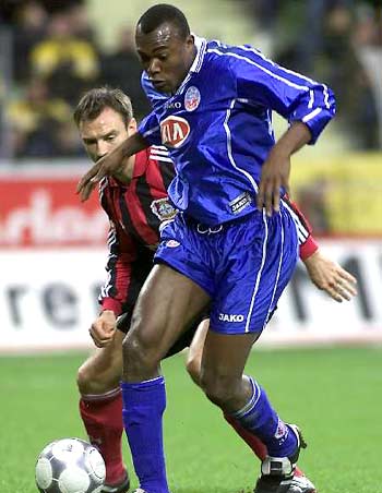 德甲强强对话引爆讨论（德甲巅峰对决引发热议）