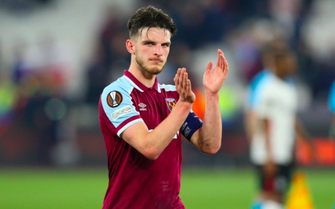 英媒：吉达国民想世界杯后签维尼修斯，准备开5年10亿欧薪水（英媒：吉达国民欲在世界杯后签下维尼修斯，拟奉上5年总额10亿欧合同）