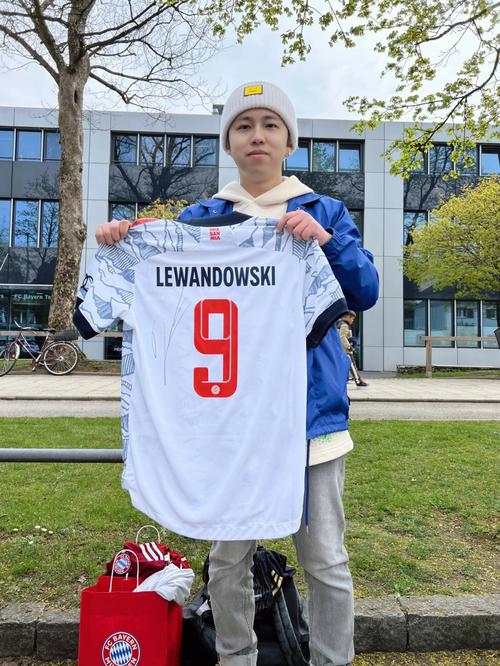 半场：国米0-0闷平比萨，劳塔罗、皮奇尼尼造险（半场战报：国米与比萨互交白卷，劳塔罗、皮奇尼尼多次威胁球门）