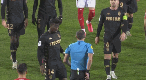 世体：莱万多夫斯基点亮纽约帝国大厦，以庆祝波兰独立日（世体：莱万多夫斯基为波兰独立日点亮纽约帝国大厦）