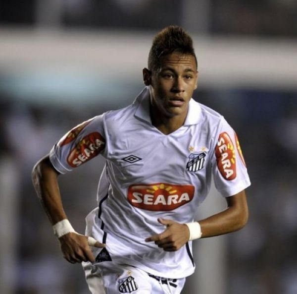 亚当·沃顿希望加盟有欧冠资格的新球队。（亚当·沃顿渴望转投具备欧冠资格的新东家）